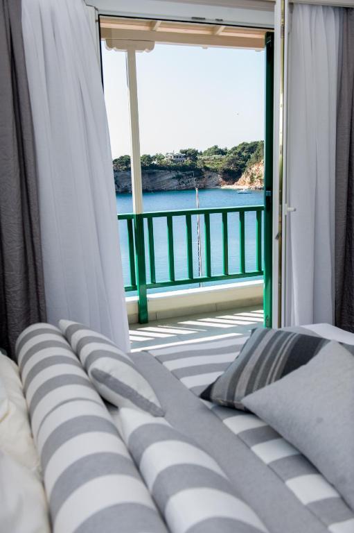 Alkyon Hotel Патитири Экстерьер фото